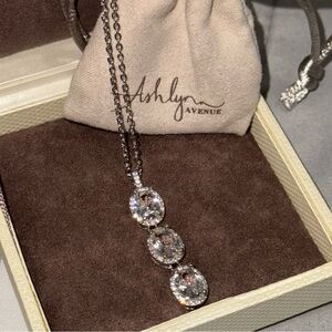 Ashlyn Avenue Symphony Avery Trio Necklace